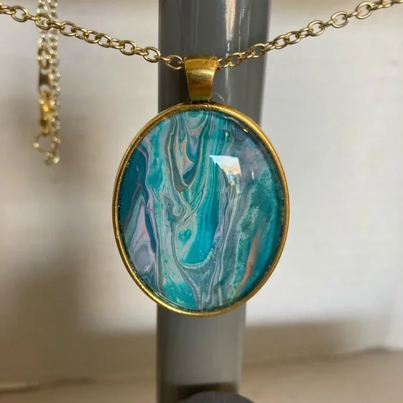 Handmade Pendant on 16” chain w/ matching earrings - Picture 3 of 9